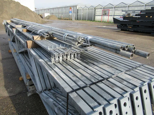 Staalconstructie 12.80 x 28.00 meter (358m2) - afbeelding 5 van  9