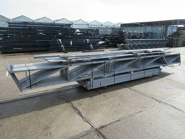 Staalconstructie 12.80 x 28.00 meter (358m2) - afbeelding 9 van  9