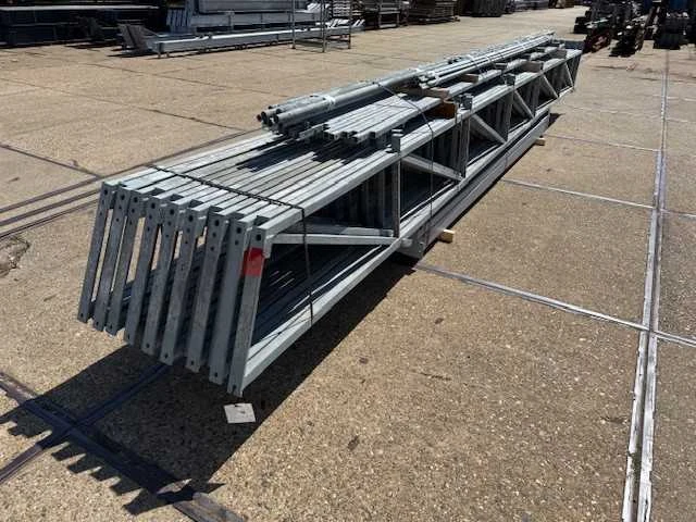 Staalconstructie 12.80 x 28.00 meter (358m2) - afbeelding 3 van  10