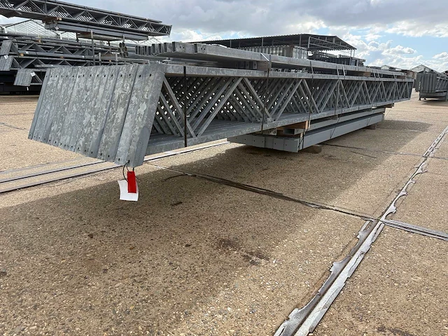 Staalconstructie 12.80 x 28.00 meter (358m2) - afbeelding 5 van  12