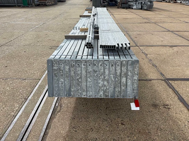 Staalconstructie 12.80 x 28.00 meter (358m2) - afbeelding 7 van  12