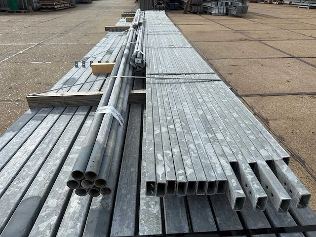 Staalconstructie 12.80 x 28.00 meter (358m2) - afbeelding 8 van  12