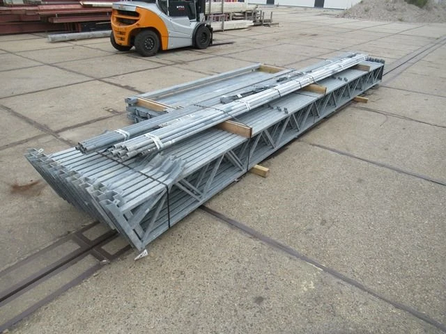 Staalconstructie 12.80 x 28.00 meter (358m2) - afbeelding 4 van  13