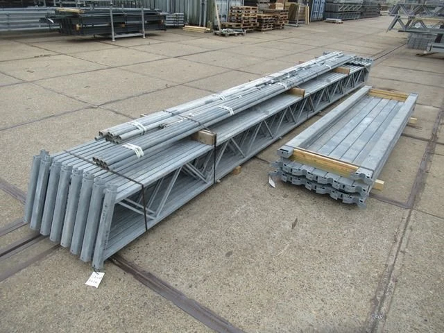 Staalconstructie 12.80 x 28.00 meter (358m2) - afbeelding 1 van  13