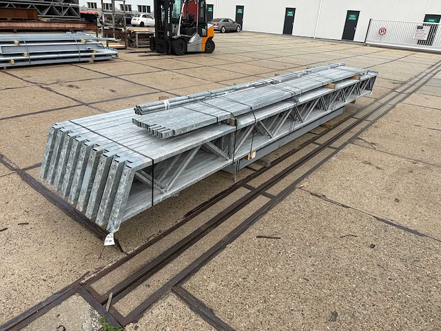 Staalconstructie 12.80 x 32.00 meter (410m2) - afbeelding 3 van  13