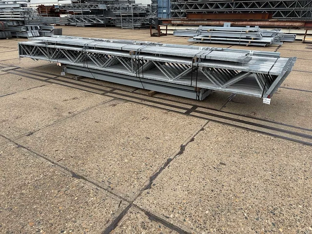 Staalconstructie 12.80 x 32.00 meter (410m2) - afbeelding 5 van  13
