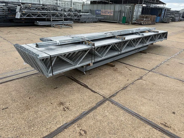 Staalconstructie 12.80 x 32.00 meter (410m2) - afbeelding 1 van  13