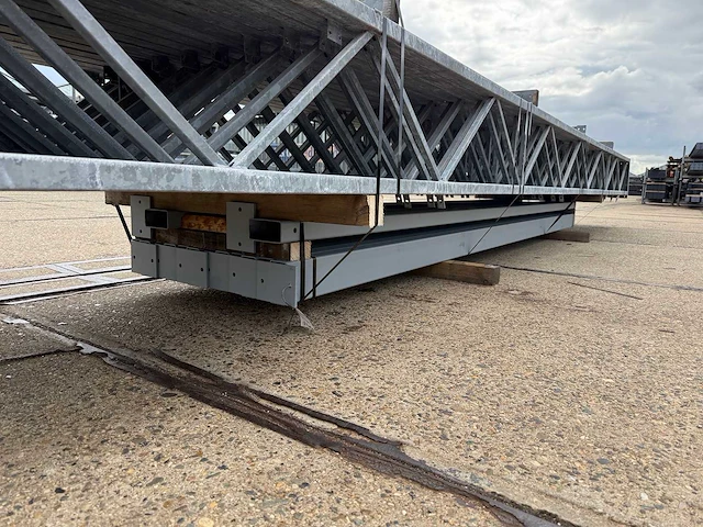 Staalconstructie 12.80 x 32.00 meter (410m2) - afbeelding 10 van  13
