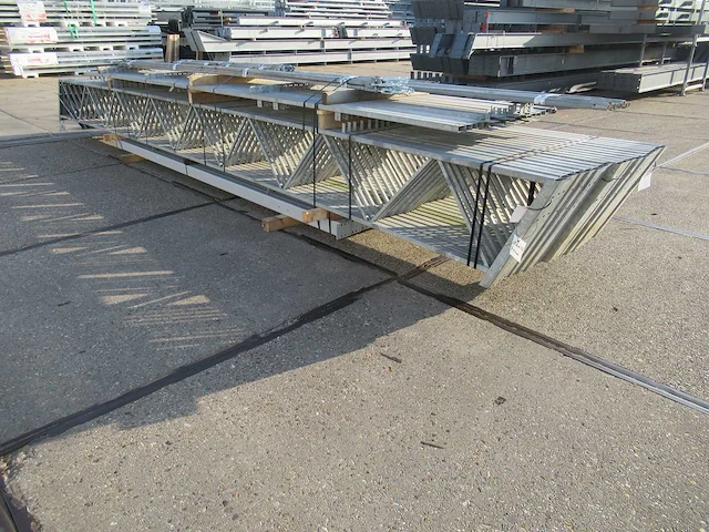 Staalconstructie 12.80 x 32.00 meter (410m2) - afbeelding 3 van  10