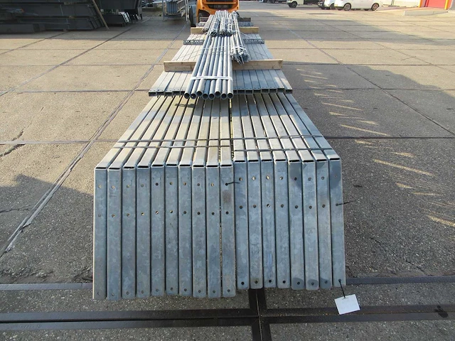 Staalconstructie 12.80 x 32.00 meter (410m2) - afbeelding 8 van  10
