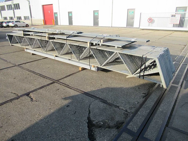 Staalconstructie 12.80 x 32.00 meter (410m2) - afbeelding 9 van  10
