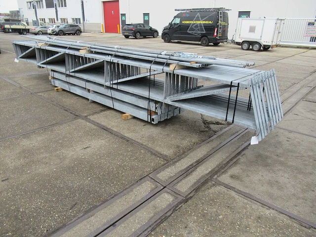 Staalconstructie 12.80 x 36.00 meter (460m2) - afbeelding 3 van  13
