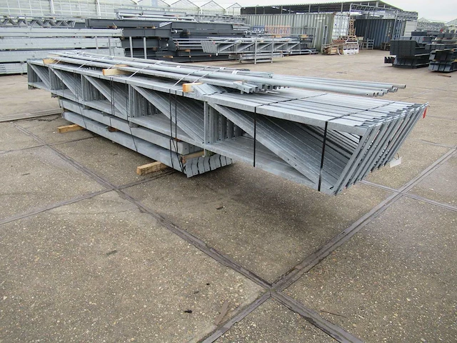 Staalconstructie 12.80 x 36.00 meter (460m2) - afbeelding 10 van  13