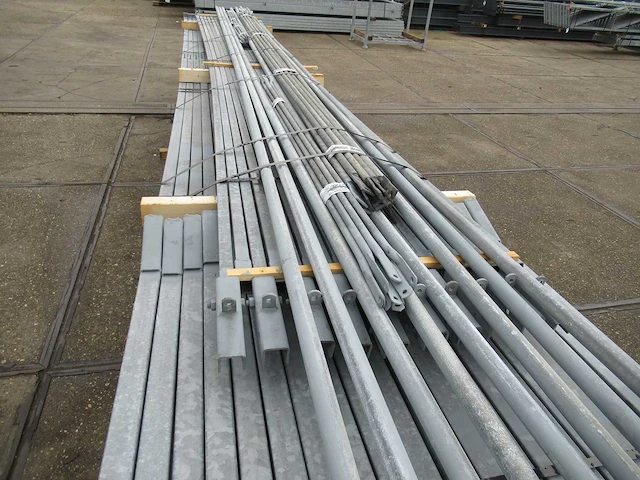 Staalconstructie 12.80 x 36.00 meter (460m2) - afbeelding 12 van  13