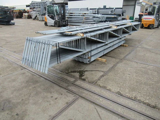 Staalconstructie 12.80 x 36.00 meter (460m2) - afbeelding 13 van  13