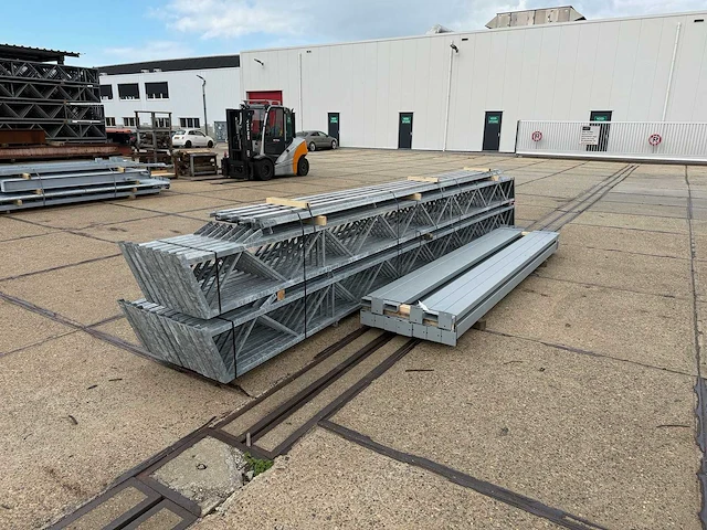 Staalconstructie 12.80 x 36.00 meter (460m2) - afbeelding 3 van  13