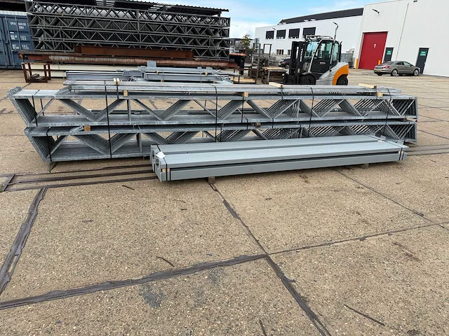 Staalconstructie 12.80 x 36.00 meter (460m2) - afbeelding 4 van  13
