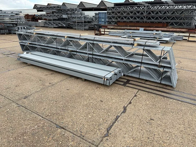 Staalconstructie 12.80 x 36.00 meter (460m2) - afbeelding 5 van  13