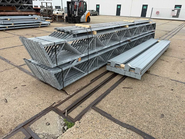 Staalconstructie 12.80 x 36.00 meter (460m2) - afbeelding 1 van  13
