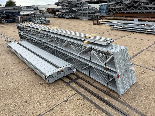 Staalconstructie 12.80 x 36.00 meter (460m2) - afbeelding 8 van  13
