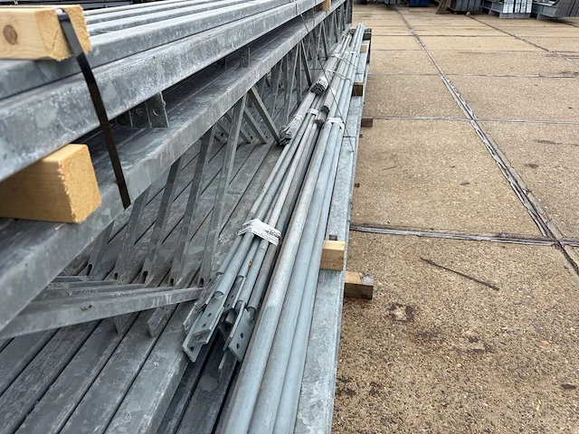 Staalconstructie 12.80 x 36.00 meter (460m2) - afbeelding 11 van  13