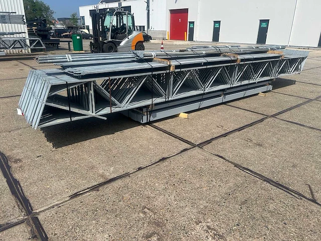 Staalconstructie 12.80 x 36.00 meter (460m2) - afbeelding 1 van  10