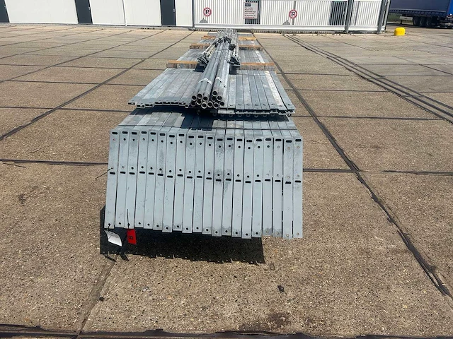 Staalconstructie 12.80 x 36.00 meter (460m2) - afbeelding 8 van  10