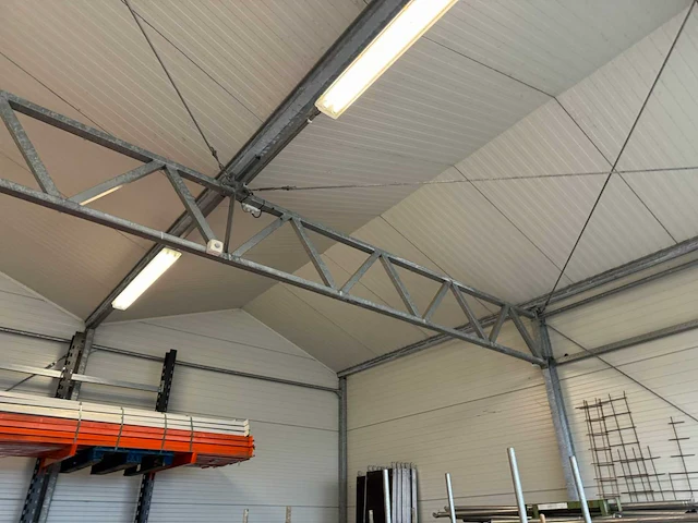 Staalconstructie (12,80x8,00 mtr) (102m2) - afbeelding 13 van  37