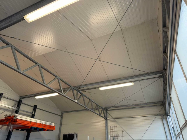 Staalconstructie (12,80x8,00 mtr) (102m2) - afbeelding 15 van  37