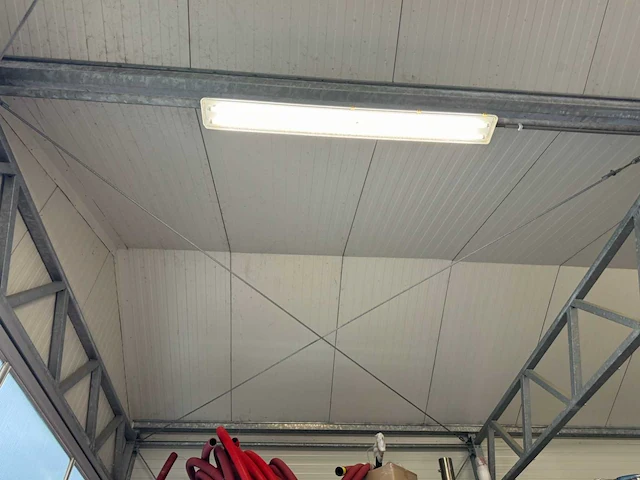 Staalconstructie (12,80x8,00 mtr) (102m2) - afbeelding 18 van  37