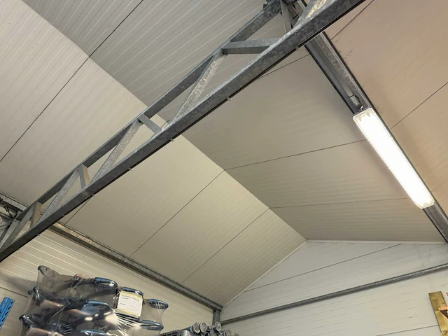 Staalconstructie (12,80x8,00 mtr) (102m2) - afbeelding 19 van  37