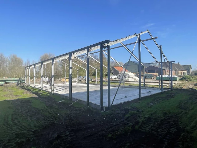 Staalconstructie (12,95x23,51 mtr) (304m2) - afbeelding 19 van  20