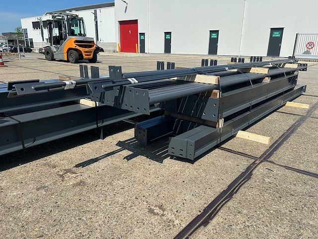 Staalconstructie 13.95 x 20.00 meter (279m2) - afbeelding 9 van  11