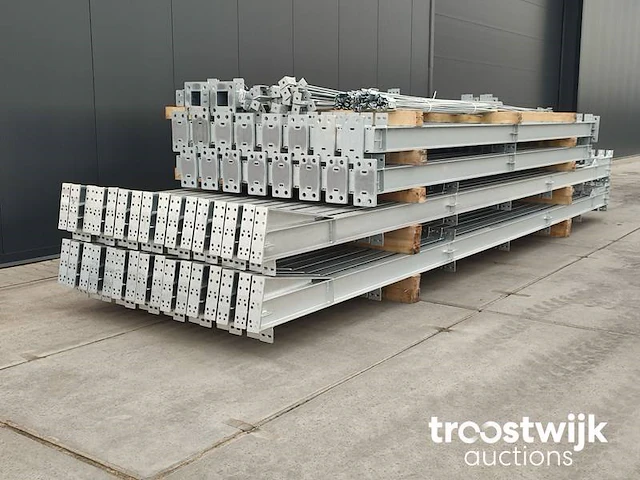 Staalconstructie 14 x 60 (ca 840m2) - afbeelding 2 van  6