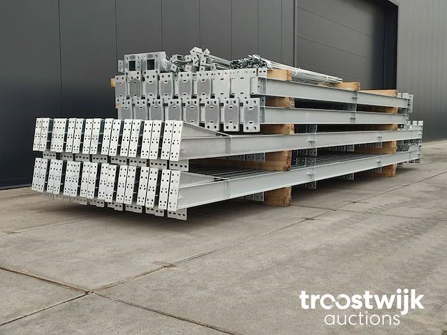 Staalconstructie 14 x 60 (ca 840m2) - afbeelding 4 van  6