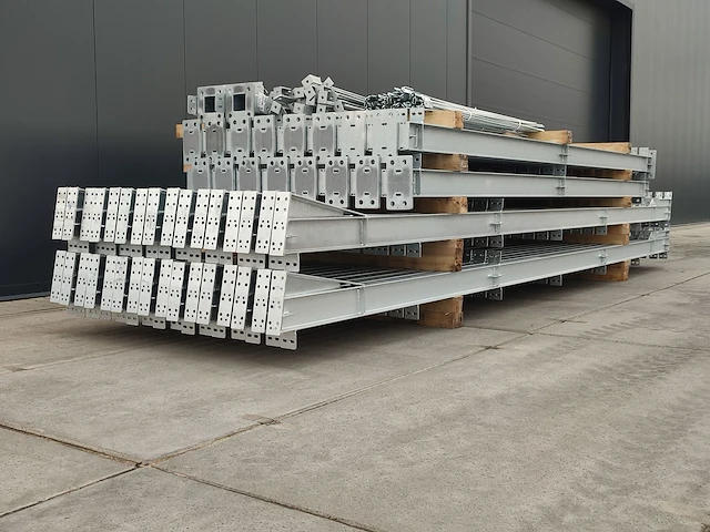 Staalconstructie 14 x 60 (ca. 840m²) - afbeelding 4 van  6