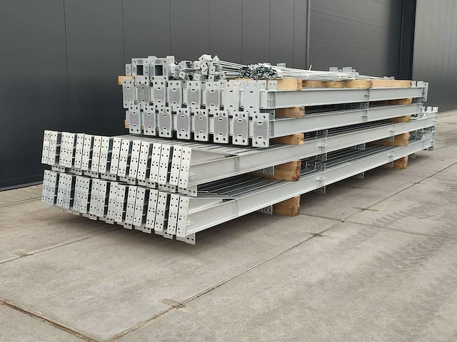 Staalconstructie 14 x 60 mtr (ca. 840m²) - afbeelding 2 van  6