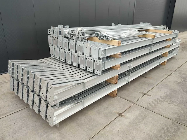 Staalconstructie 14 x 60 mtr (ca. 840m²) - afbeelding 3 van  6