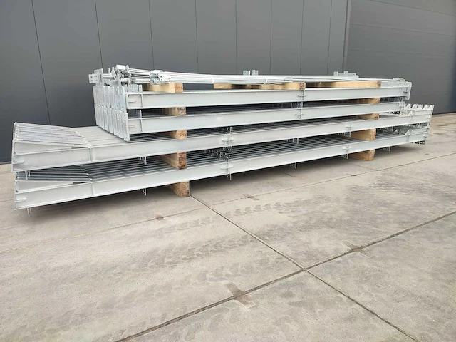 Staalconstructie 14 x 60 mtr (ca. 840m²) - afbeelding 6 van  6
