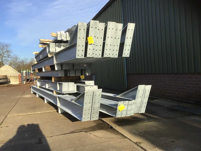 Staalconstructie 15 x 30 meter (ca. 450m2) - afbeelding 4 van  8