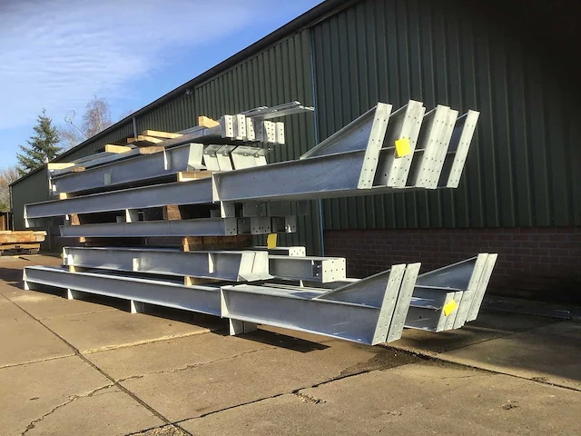 Staalconstructie 15 x 30 meter (ca. 450m2) - afbeelding 6 van  8