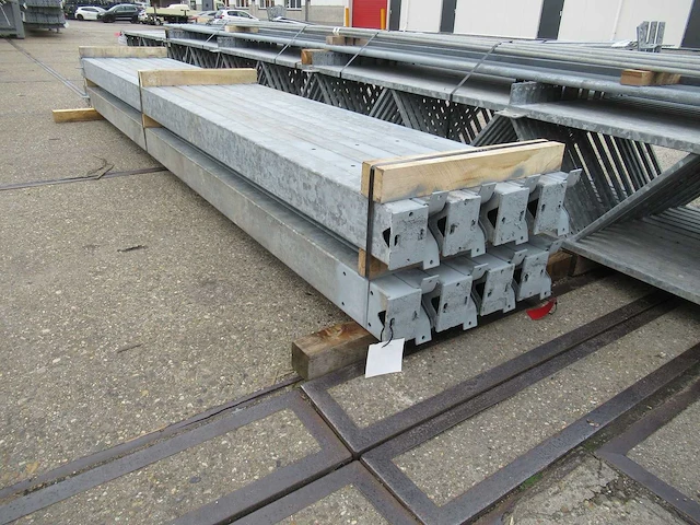 Staalconstructie 15.00 x 28.00 meter (420m2) - afbeelding 2 van  12