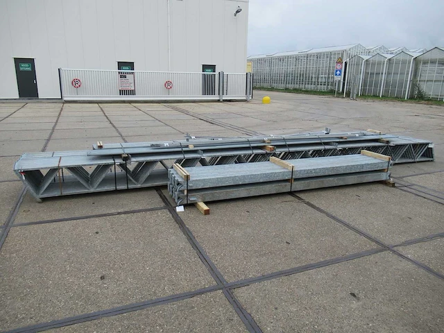 Staalconstructie 15.00 x 28.00 meter (420m2) - afbeelding 4 van  12