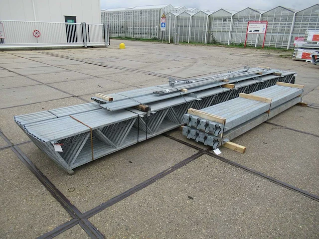 Staalconstructie 15.00 x 28.00 meter (420m2) - afbeelding 1 van  12