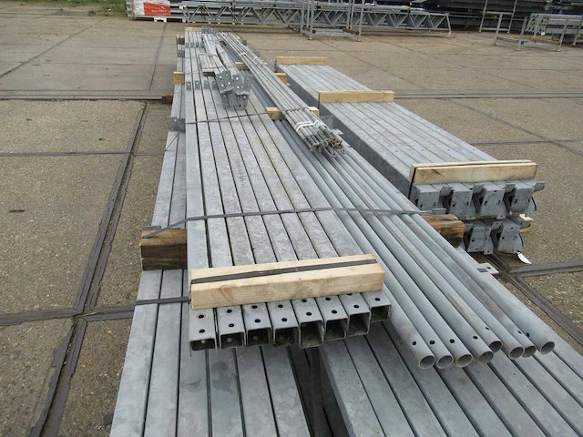 Staalconstructie 15.00 x 28.00 meter (420m2) - afbeelding 8 van  12