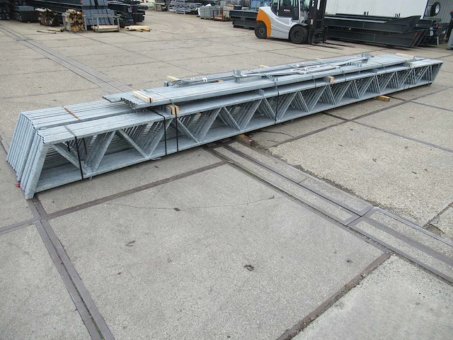 Staalconstructie 15.00 x 28.00 meter (420m2) - afbeelding 10 van  12