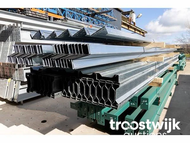 Staalconstructie 15,0x37,9 meter (ca. 570 m2) - afbeelding 9 van  18