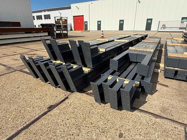 Staalconstructie 15.50 x 45.00 meter (698m2) - afbeelding 2 van  11