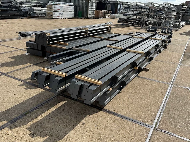 Staalconstructie 15.50 x 45.00 meter (698m2) - afbeelding 1 van  11