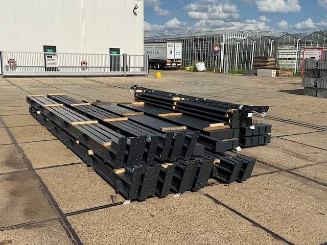 Staalconstructie 15.50 x 45.00 meter (698m2) - afbeelding 6 van  11